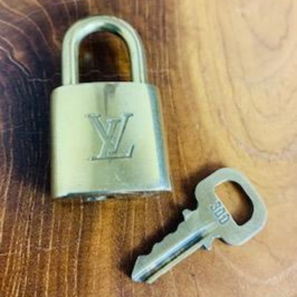 Authentic Louis Vuitton Lock and Key #300 - Picture 2 of 6